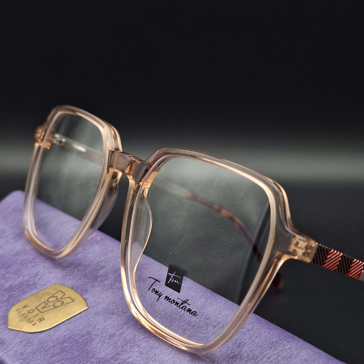 عینک طبی مناسب هدیه