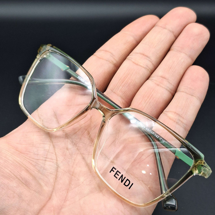 عینک طبی هدیه