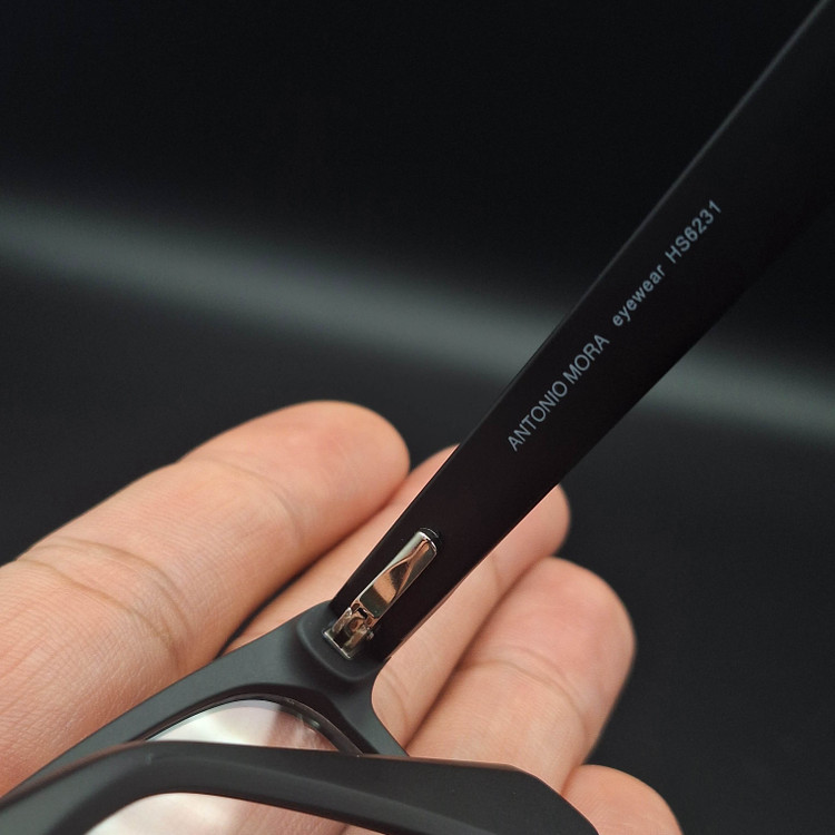 عینک آنتونی