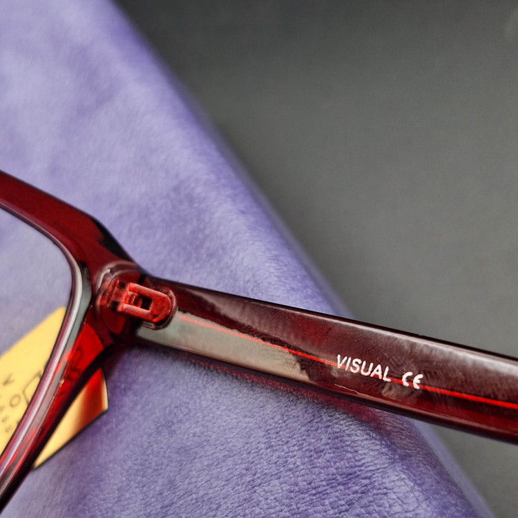 عینک زنانه قرمز