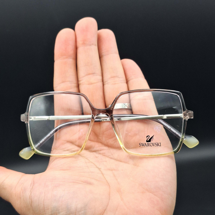 عینک زنانه سبک