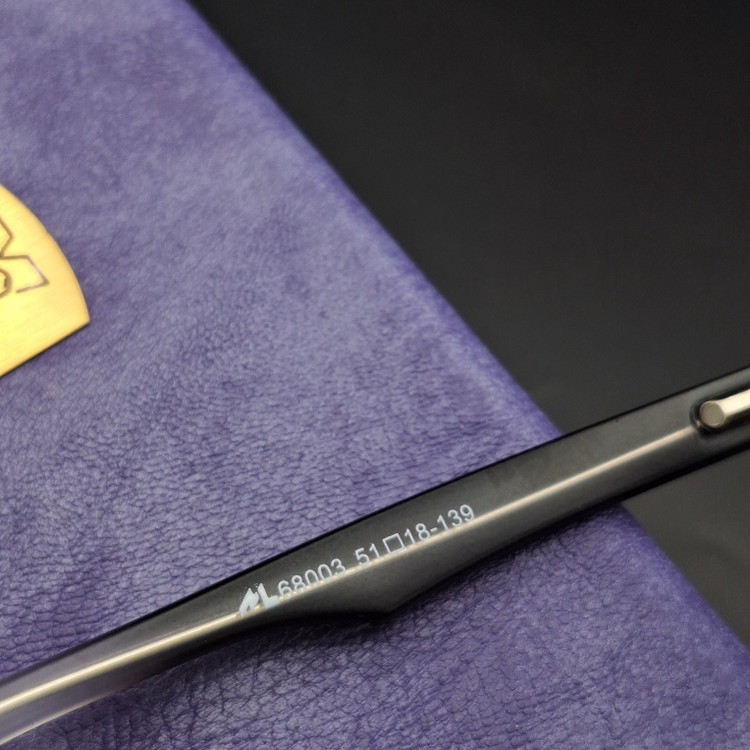 عینک زنانه یخی