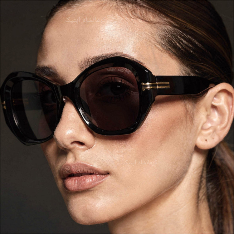 عینک آفتابی زنانه پلاریزه از برند MARC JACOBS با بدنه استیت کیفیت ضمانتی با لولای درجه یک و صورتخور عالی به همراه پک کامل کد M600011