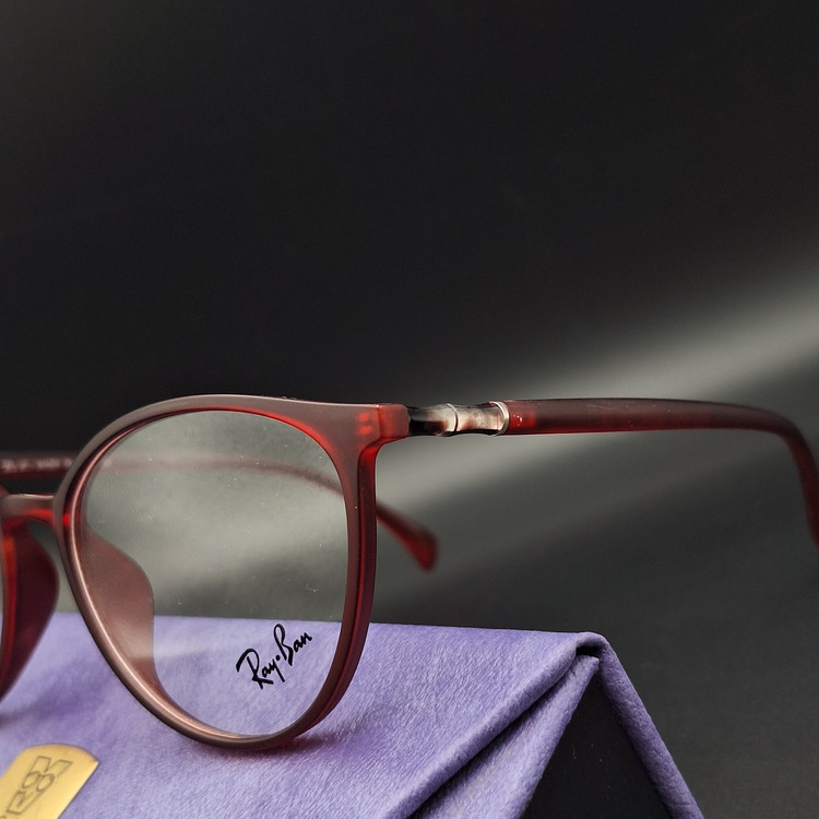 عینک طبی زنانه TR و نشکن از برند RAYBAN رنگ قرمز مات به همراه جلد مخصوص و دستمال نانو ( با امکان سفارش ساخت عدسی با نمره چشم شما ) کد RB005034