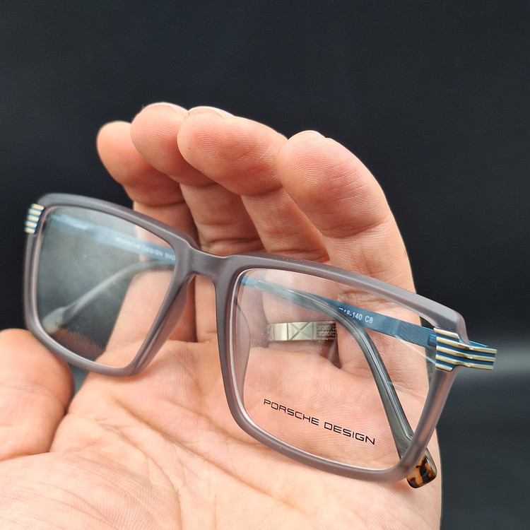 عینک طبی اورجینال یونیسکس ( مردانه و زنانه ) از برند PORSCHE DESIGN با بدنه بسیار سبک و متریال نشکن سری شرکتی به همراه پکیج کامل ( با امکان سفارش ساخت عدسی با نمره چشم شما ) کد PD42000